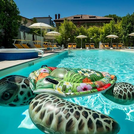 Hotel Tre Rose Riccione Dış mekan fotoğraf