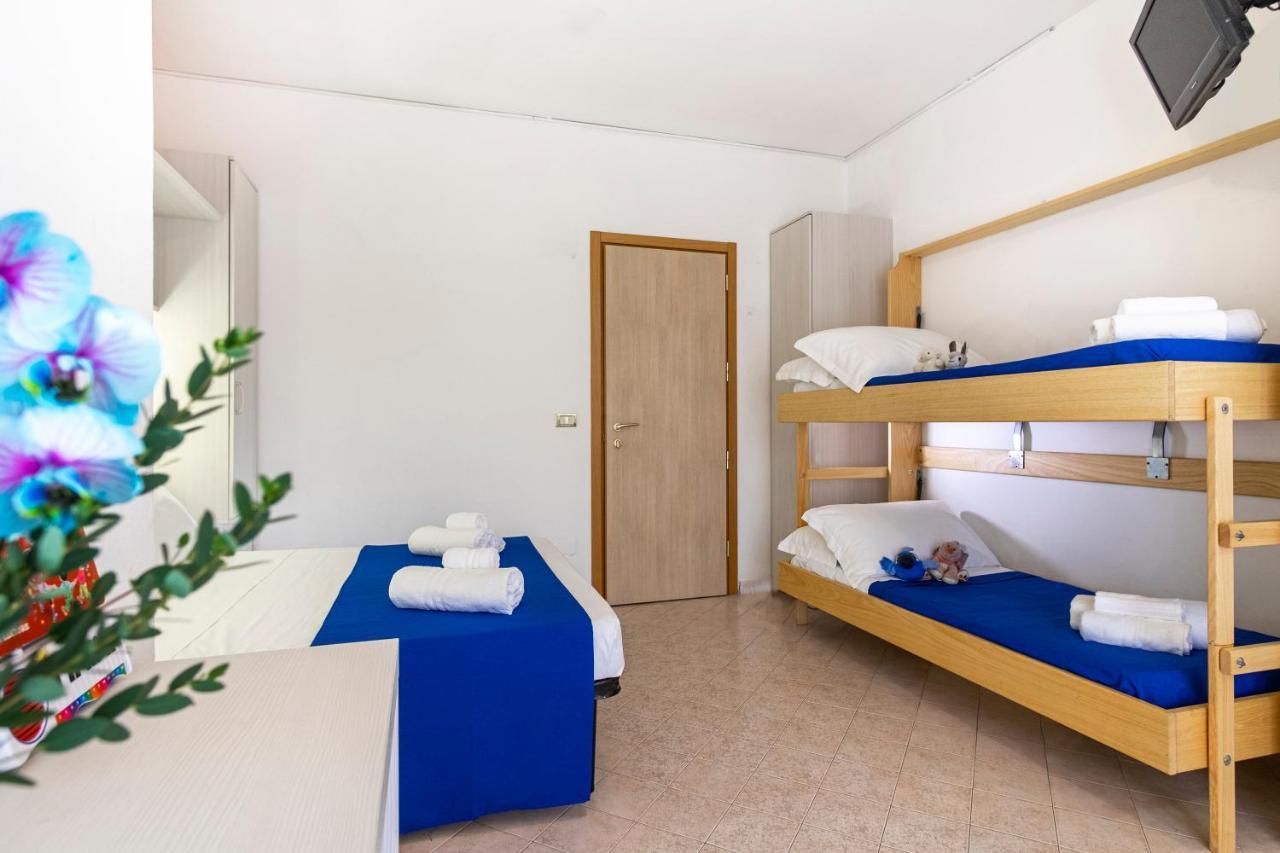 Hotel Tre Rose Riccione Dış mekan fotoğraf