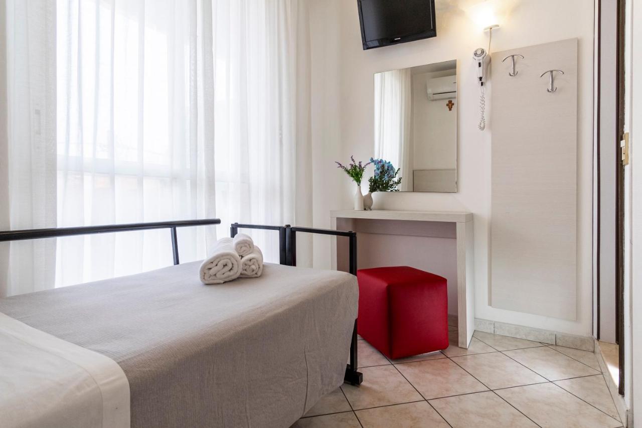 Hotel Tre Rose Riccione Dış mekan fotoğraf