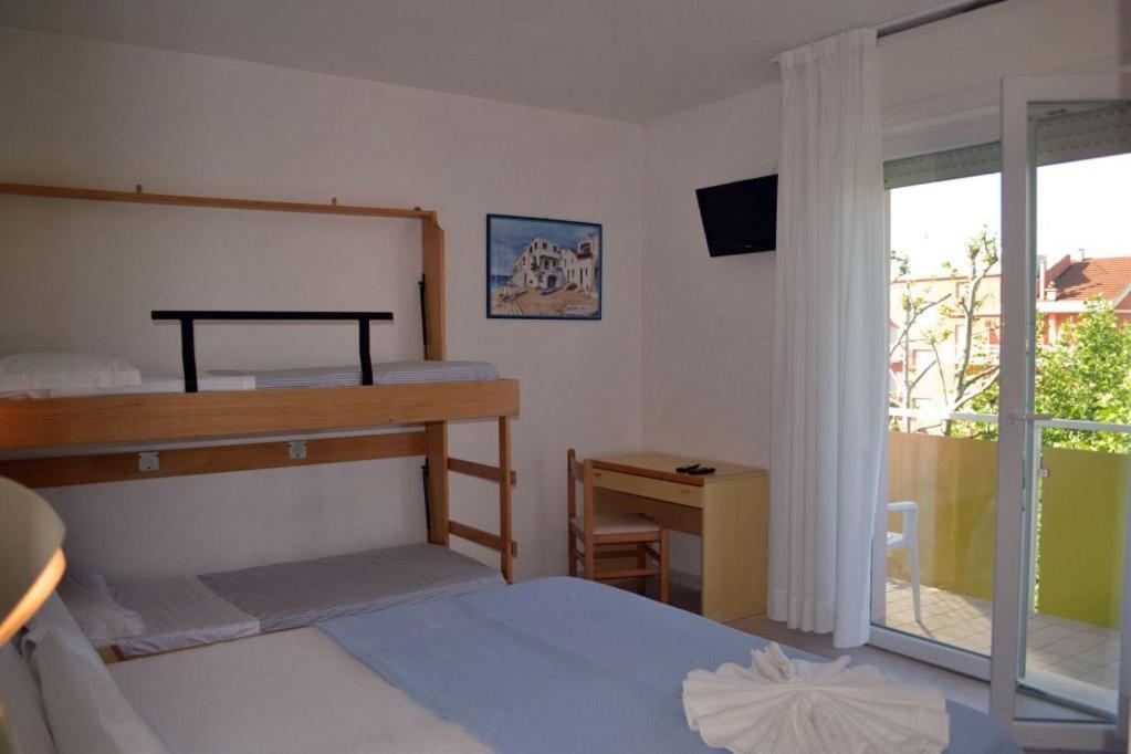 Hotel Tre Rose Riccione Dış mekan fotoğraf
