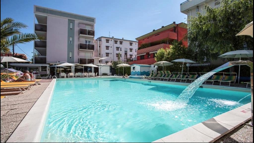 Hotel Tre Rose Riccione Dış mekan fotoğraf