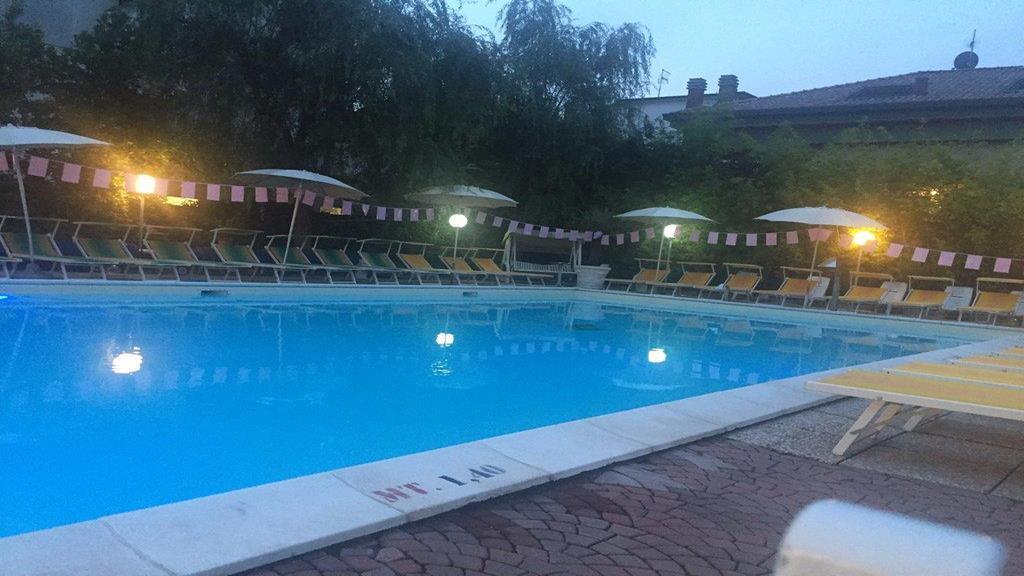 Hotel Tre Rose Riccione Dış mekan fotoğraf