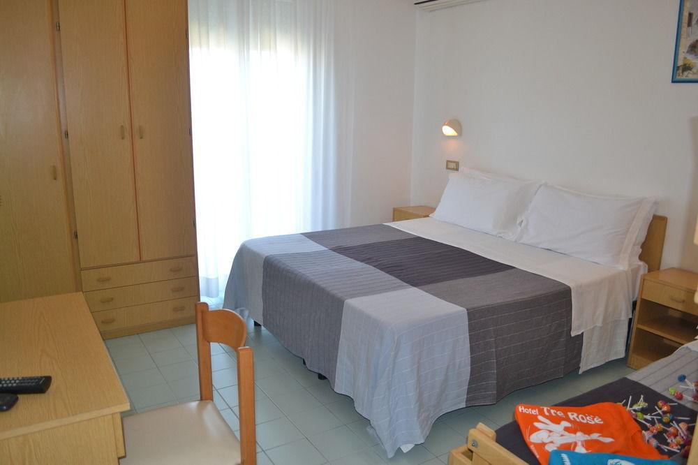 Hotel Tre Rose Riccione Dış mekan fotoğraf