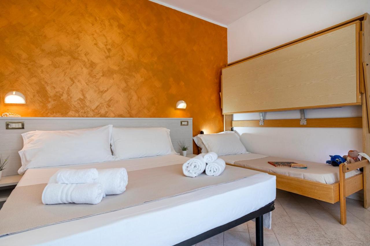 Hotel Tre Rose Riccione Dış mekan fotoğraf